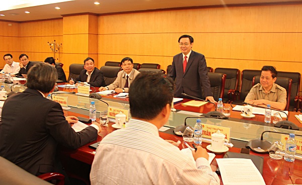 Ông Vương Đình Huệ - Trưởng Ban Kinh tế Trung ương phát biểu tại buổi làm việc